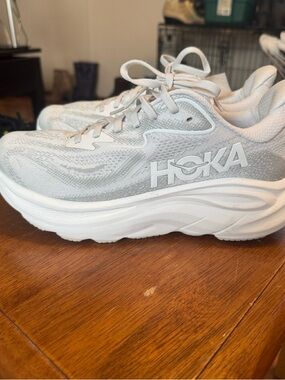 Hoka Clifton 10 Light Gray and White Running Shoes
